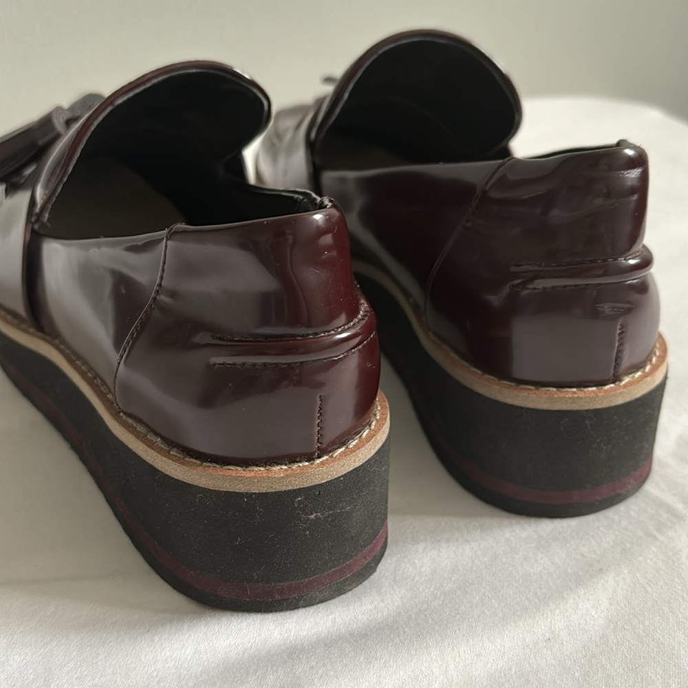 Zara burgundy patent leather tasseled oxford loafers with platform - Picture 4 of 9